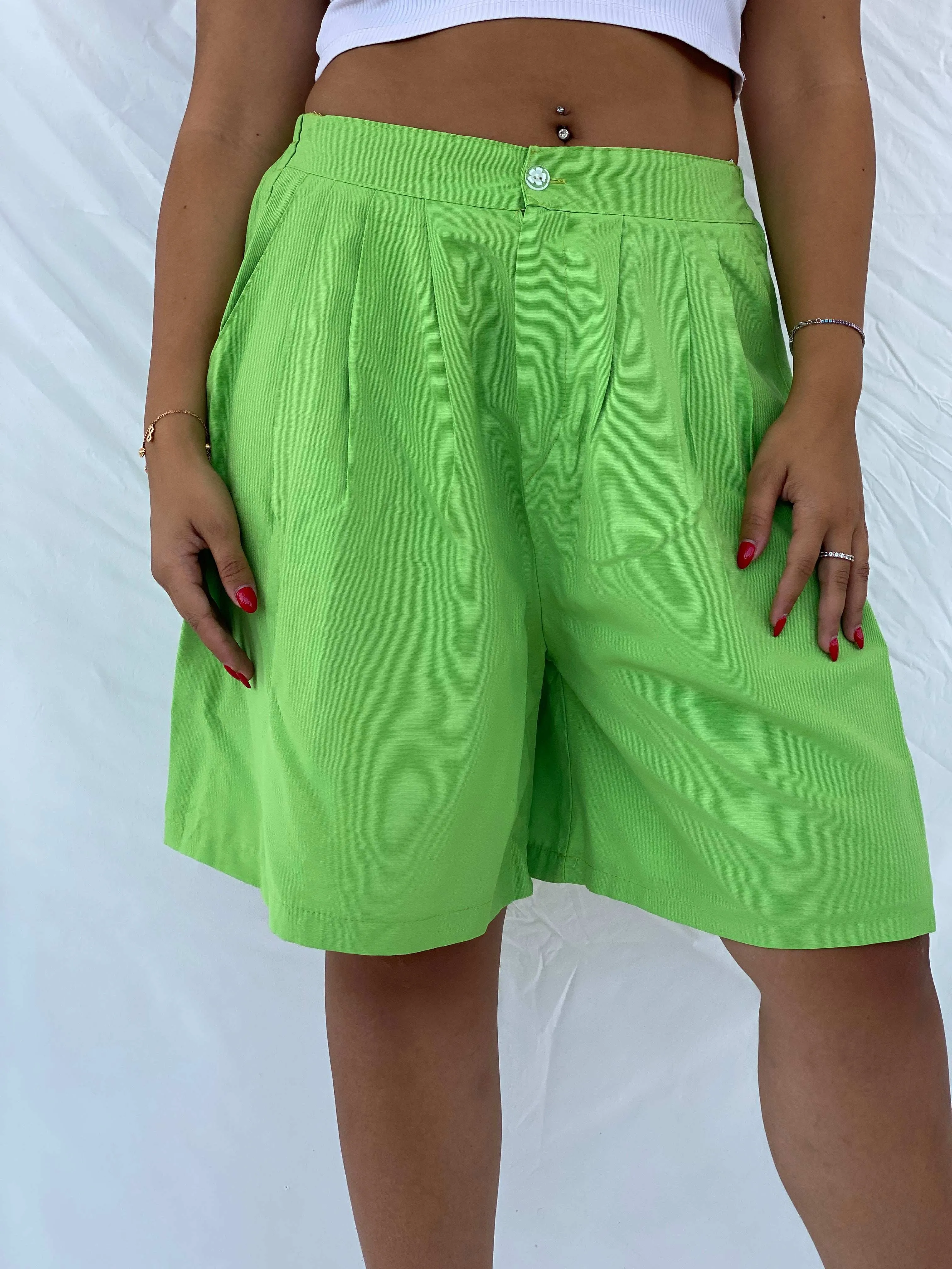 Vintage Gorgeous Summery Green Shorts - Size M/L