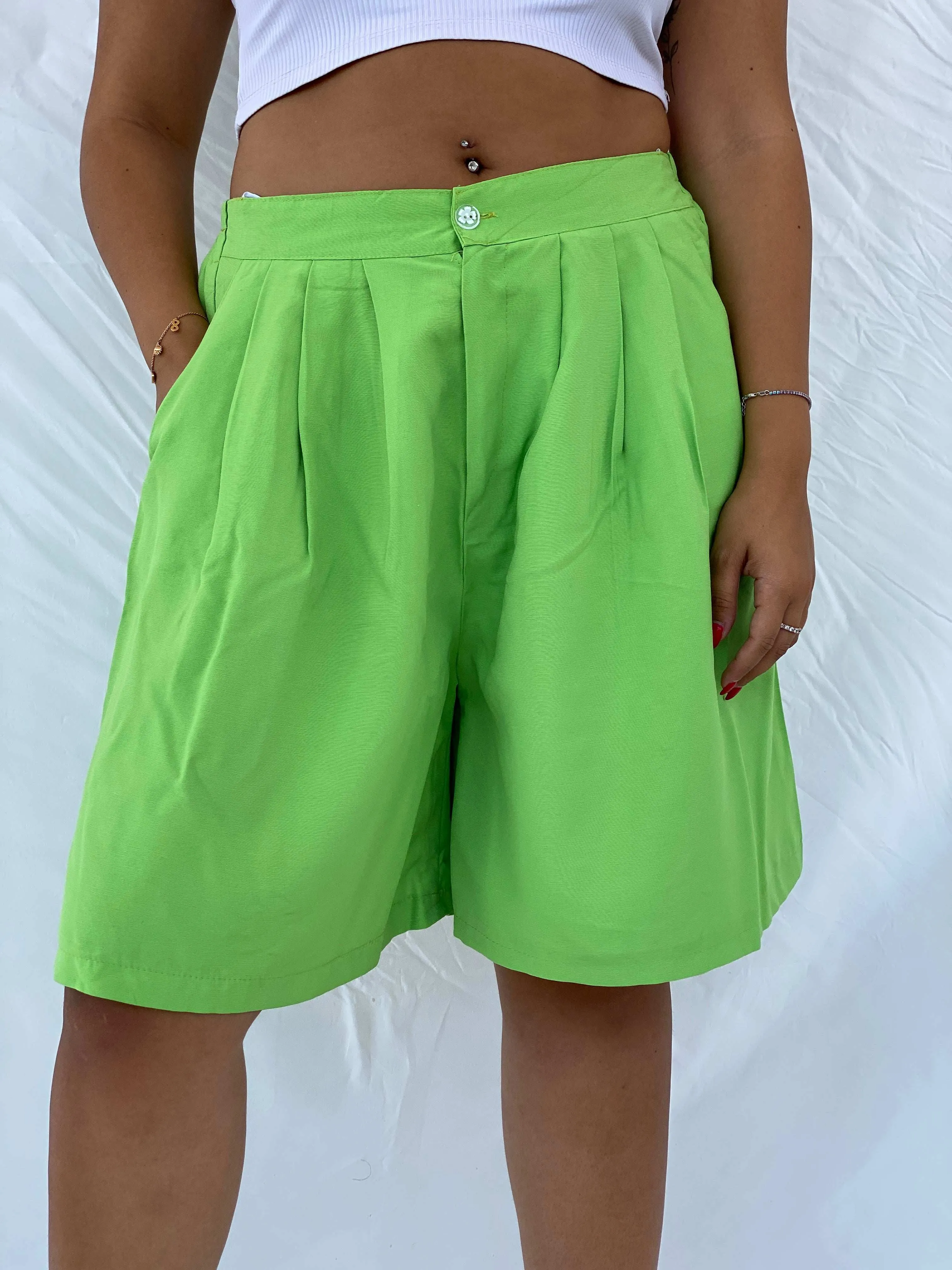 Vintage Gorgeous Summery Green Shorts - Size M/L